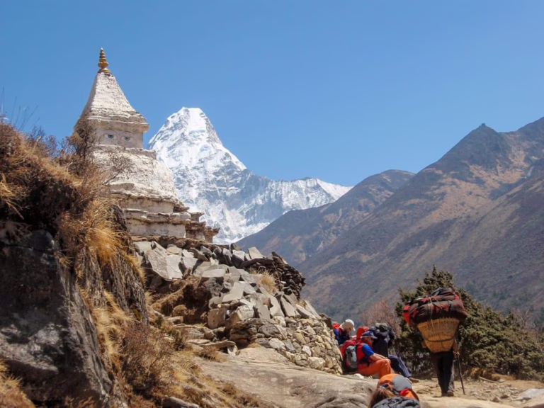 TREKKING EVEREST BASE CAMP – KALA PATTAR 2022